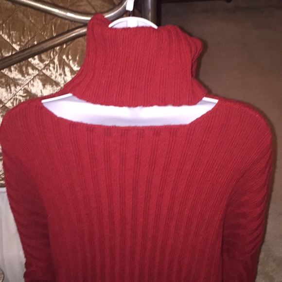 (NUDE) Sweaters - NWOT DEEP RED RIBBED WOOL ITALIAN WOOL SWEATER.